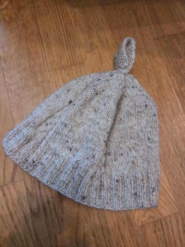 Húfa handp drapplituð lítil