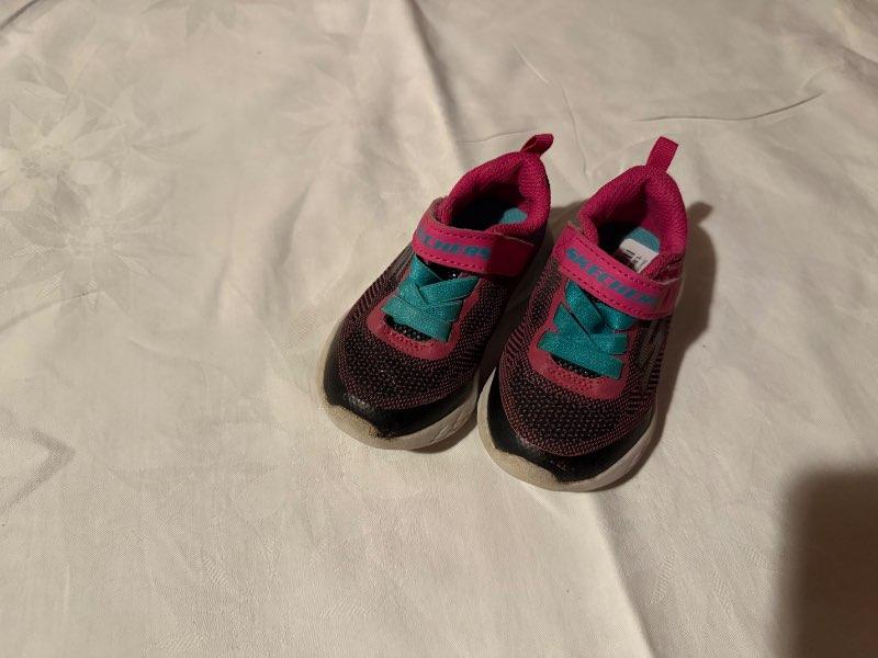 Skechers skór str. 21