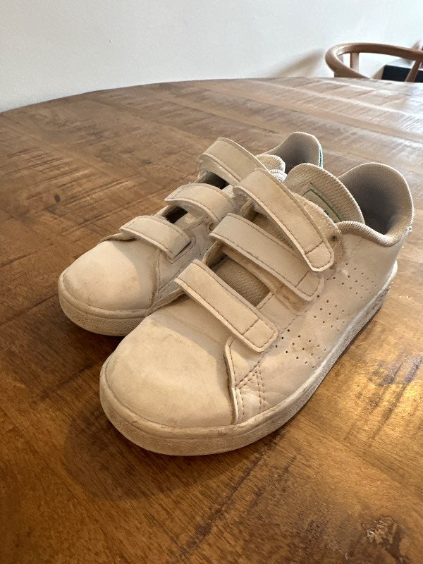 Adidas strigaskór st 30