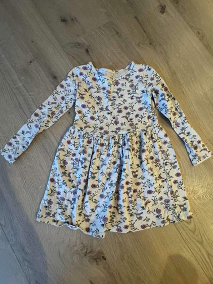 Hvítur blómakjóll H&M
