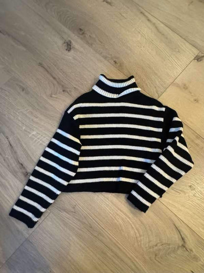 Zara röndótt rúllukragapeysa